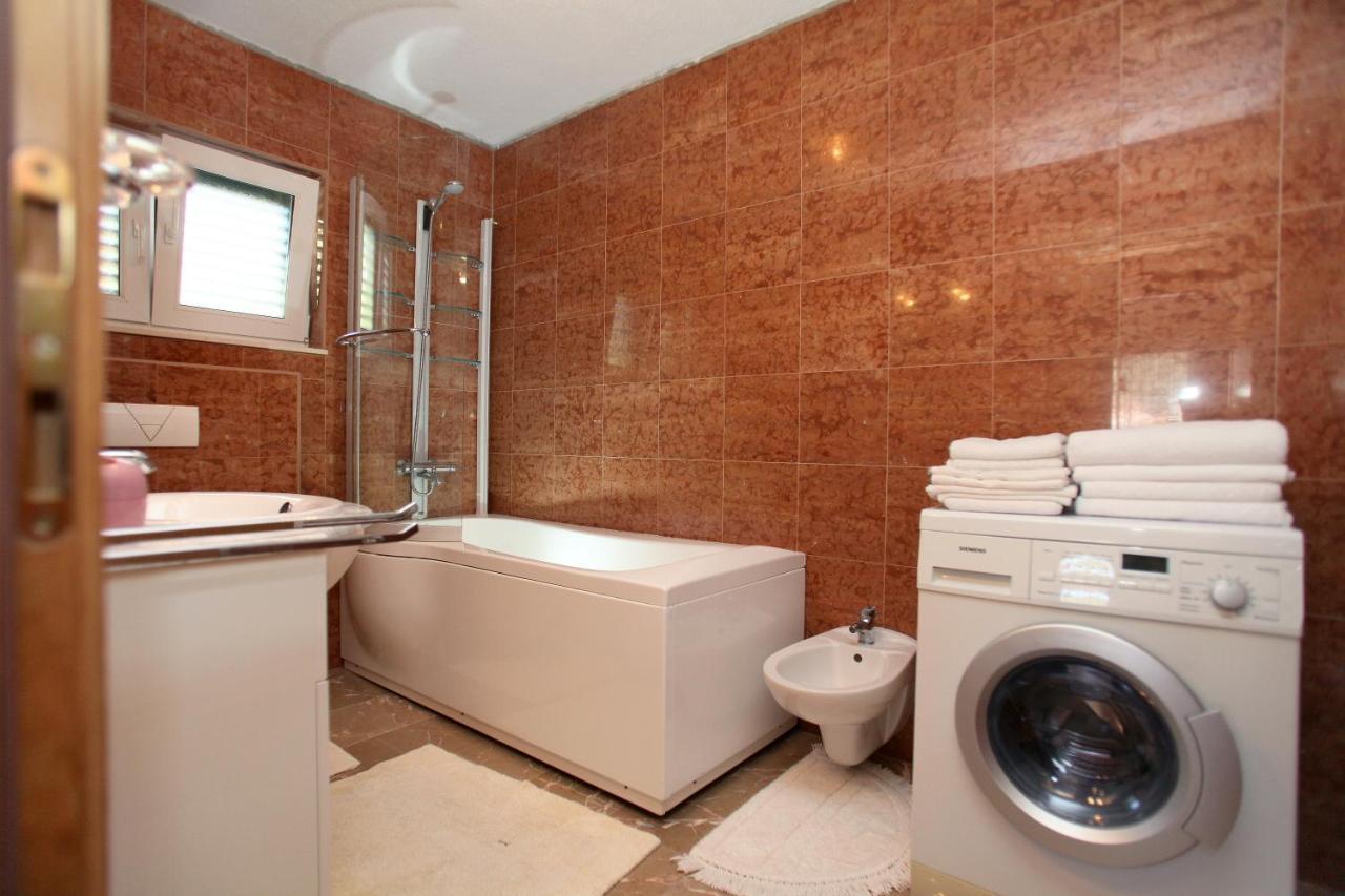 Apartment Udovicic Трогир Экстерьер фото
