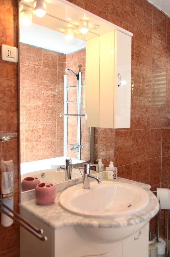 Apartment Udovicic Трогир Экстерьер фото