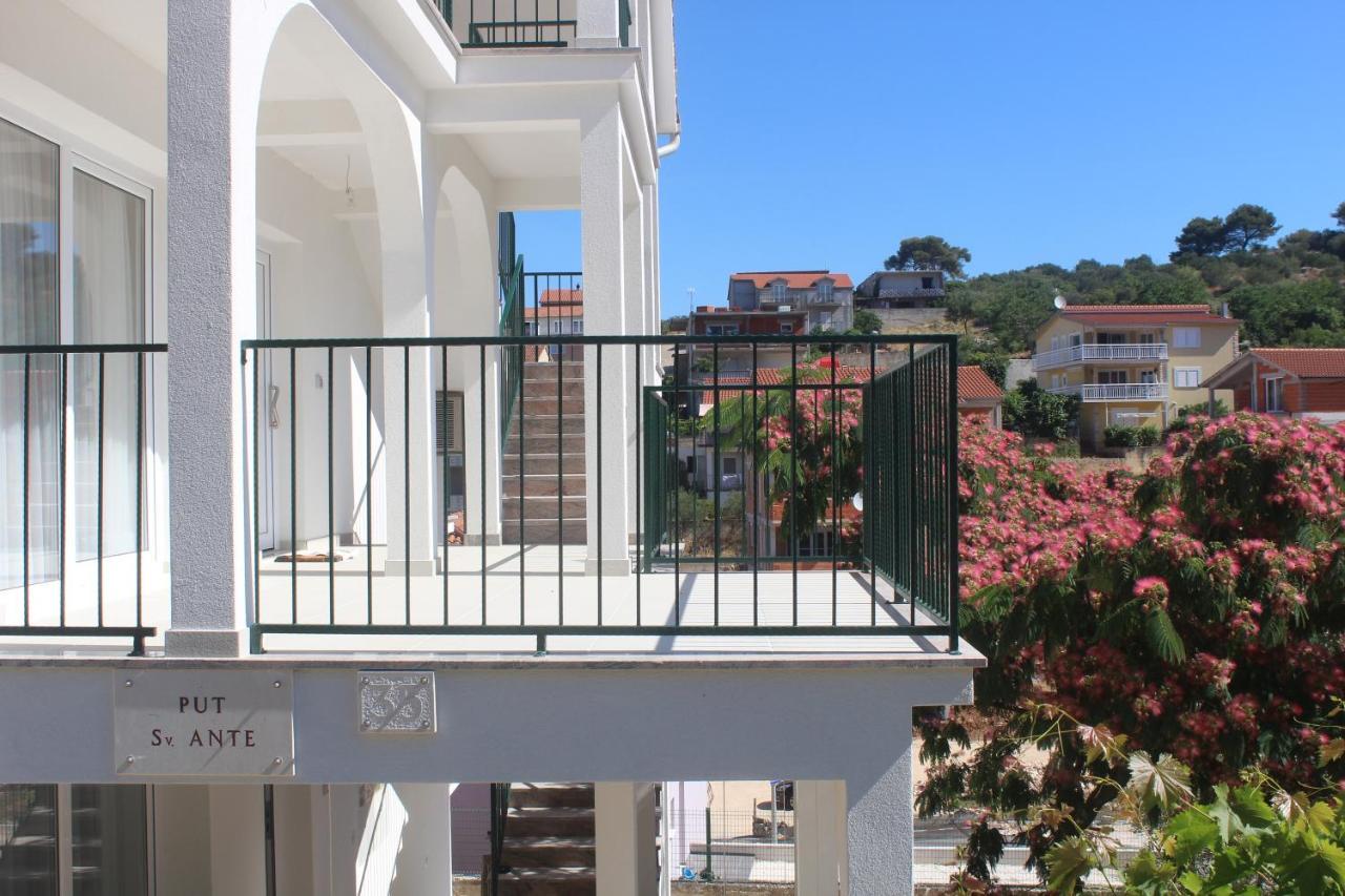 Apartment Udovicic Трогир Экстерьер фото