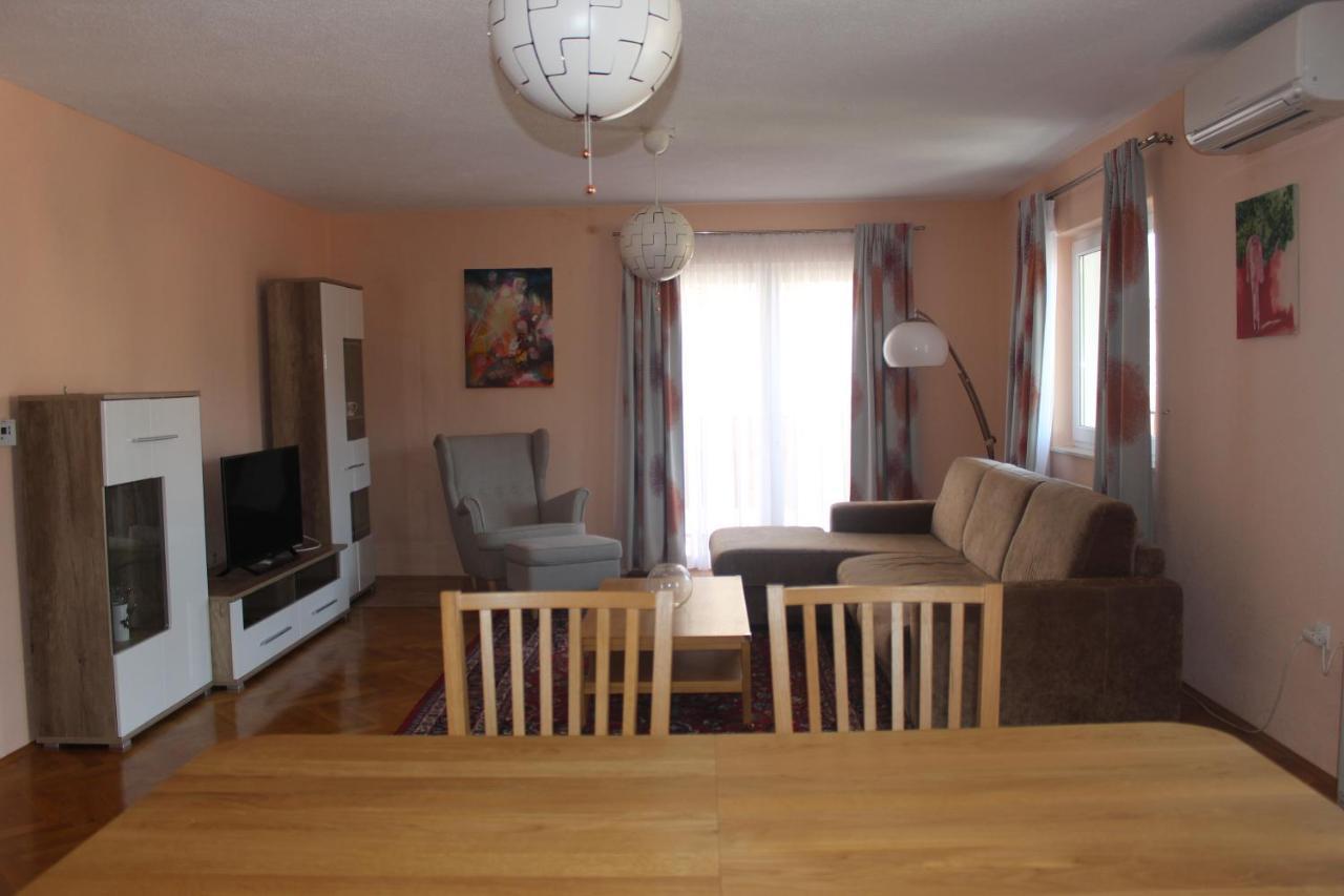 Apartment Udovicic Трогир Экстерьер фото